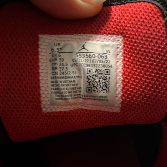 NIKE Air Jordan AJ 1 Low red black boys men size 6.5 Youth sneakers shoes ball - Picture 4 of 4